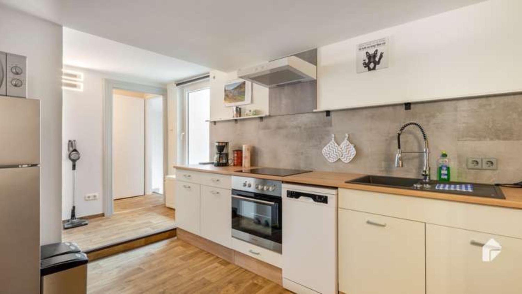 Grosse Mitten In Bad Apartment